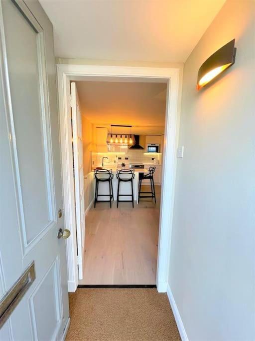 Stylish, Central And Cosy 1Bd Nr Canongate Единбург Екстериор снимка