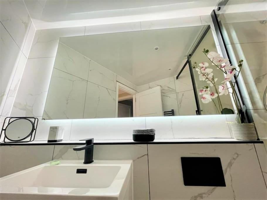 Stylish, Central And Cosy 1Bd Nr Canongate Единбург Екстериор снимка